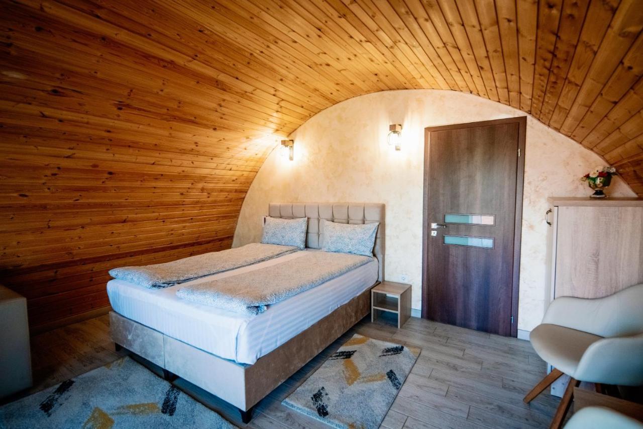 Hotel Montana Garden Răşinari Zewnętrze zdjęcie