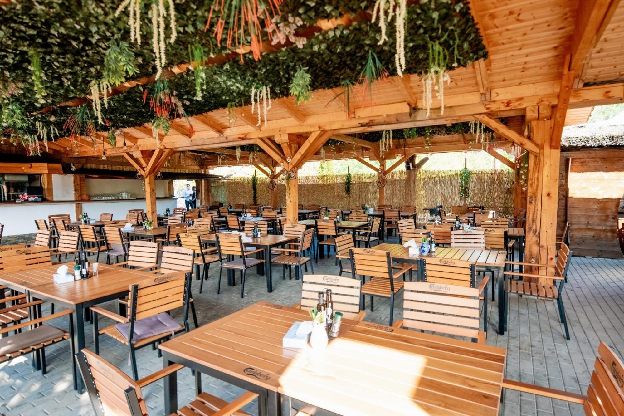 Hotel Montana Garden Răşinari Zewnętrze zdjęcie
